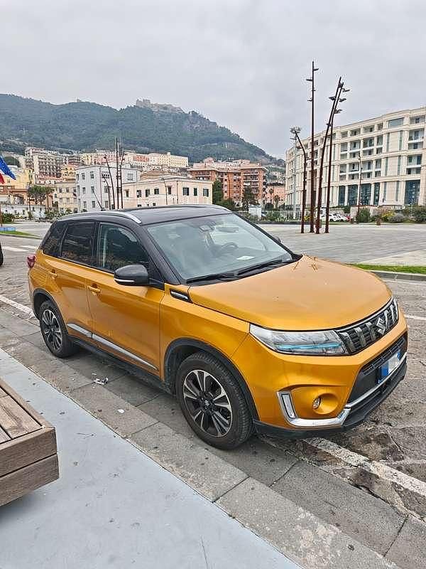 Usata Suzuki Vitara 129 CV (94 kW) 2022 Oro SUV