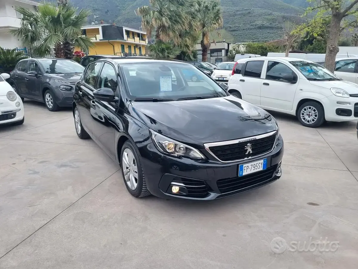 Usata Peugeot 308 Business-Line 131 CV (96 kW) 2018 Nero Berlina