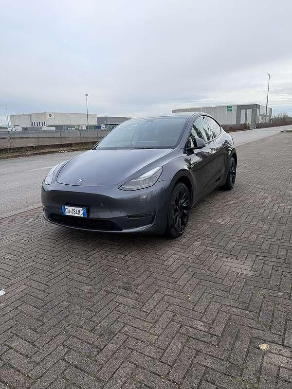 Usata Tesla Model Y 152 kW (208 CV) 2022 Grigio SUV