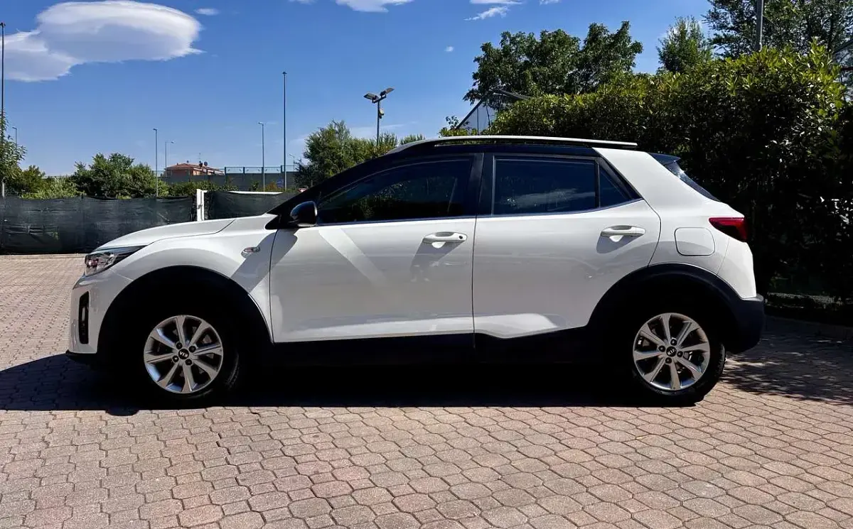 Usata Kia Stonic Style 101 CV (74 kW) 2018 Bianco SUV