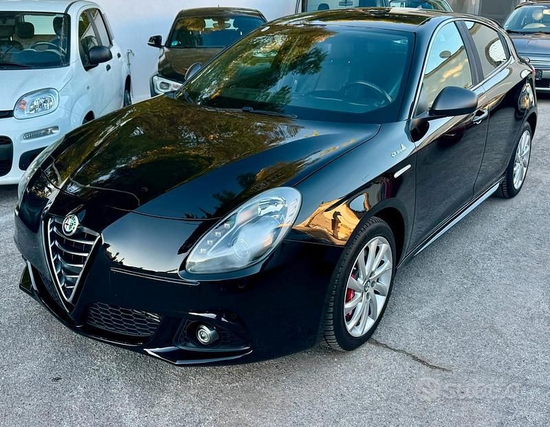 Nero Usata 2016 Alfa Romeo Giulietta Quadrifoglio Verde Tre volumi | 10.900 € (Buon prezzo) - Immagine 1/4