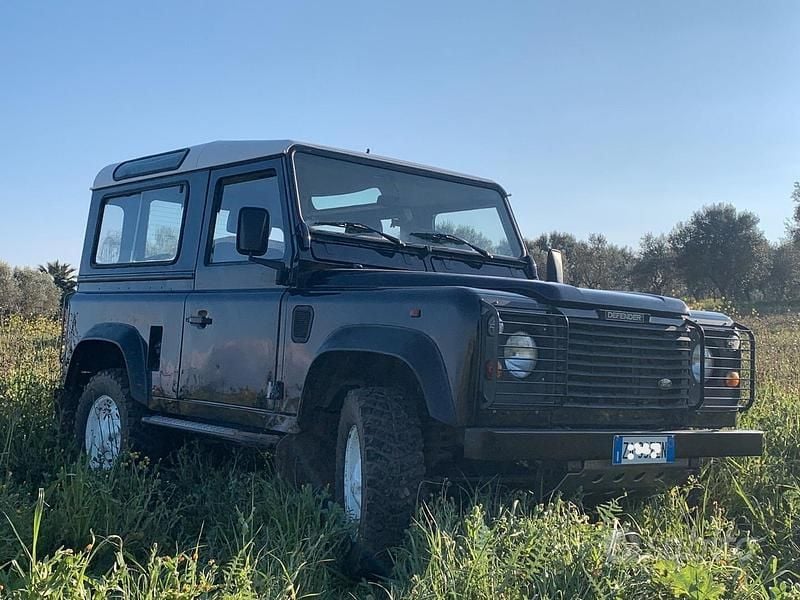 Blu Usata 1998 Land Rover Defender SUV | 19.000 € (Buon prezzo) - Immagine 1/3