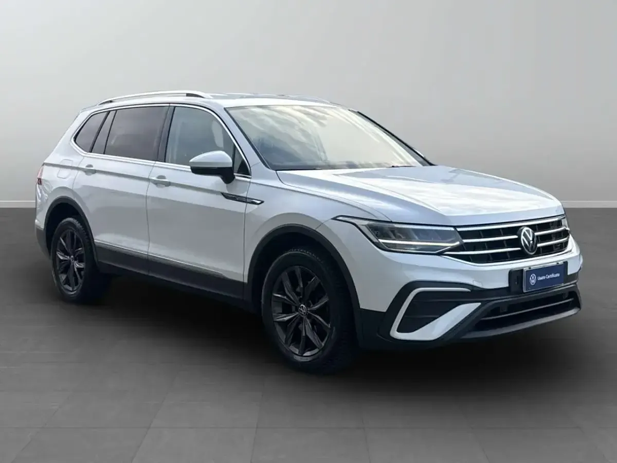 Usata VW Tiguan Allspace Life 150 CV (110 kW) 2022 0q bianco puro SUV