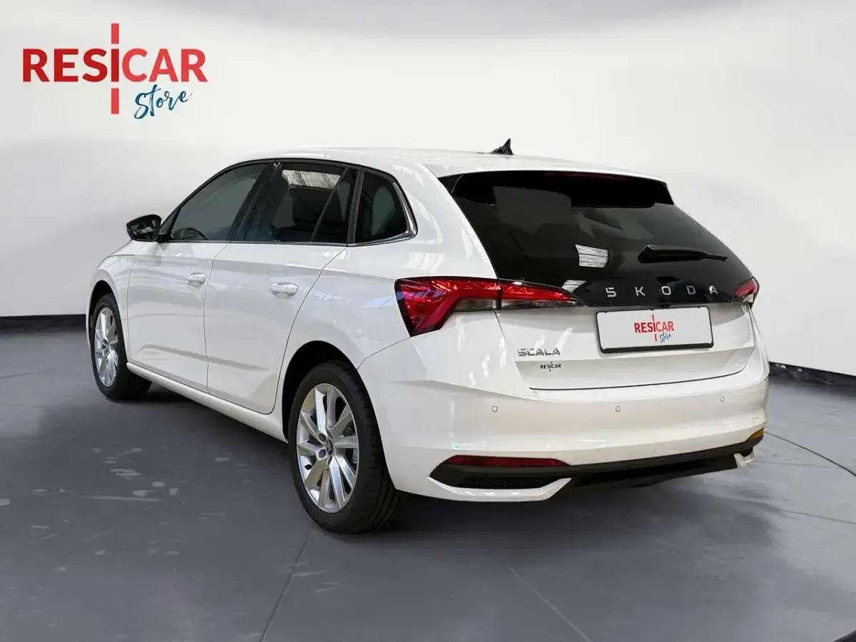 Nuova Skoda Scala Selection 116 CV (85 kW) 2026 Bianco magnolia Utilitaria