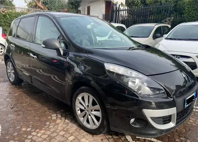 Usata Renault Scénic III Luxe 110 CV (80 kW) 2010 Nero Monovolume