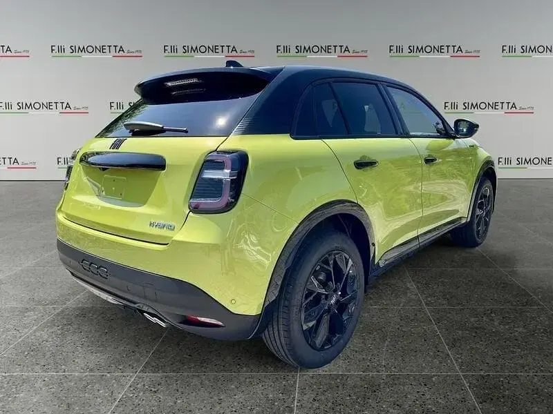 Nuova Fiat 600 Sport 145 CV (106 kW) 2026 Verde SUV
