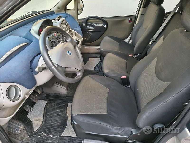 Usata Fiat Multipla Dynamic 120 CV (88 kW) 2006 Grigio Monovolume