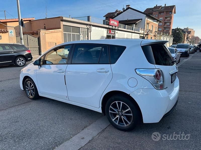 Usata Toyota Verso Style 111 CV (81 kW) 2014 Bianco Monovolume