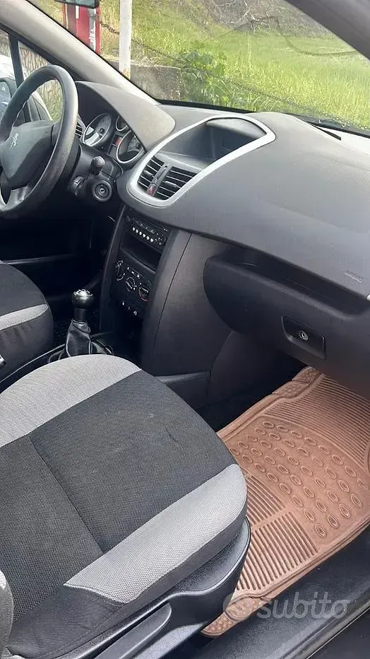 Usata Peugeot 207 88 CV (64 kW) 2007 Nero Utilitaria
