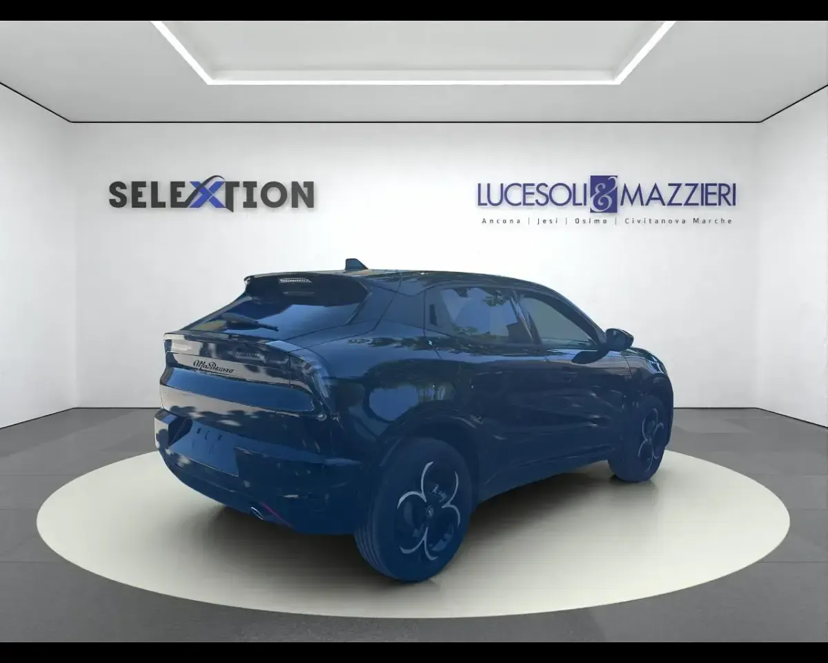 Nuova Alfa Romeo GT Junior 145 CV (106 kW) 2026 Nero SUV
