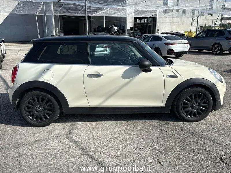 Usata Mini ONE 74 CV (54 kW) 2015 Argento Utilitaria