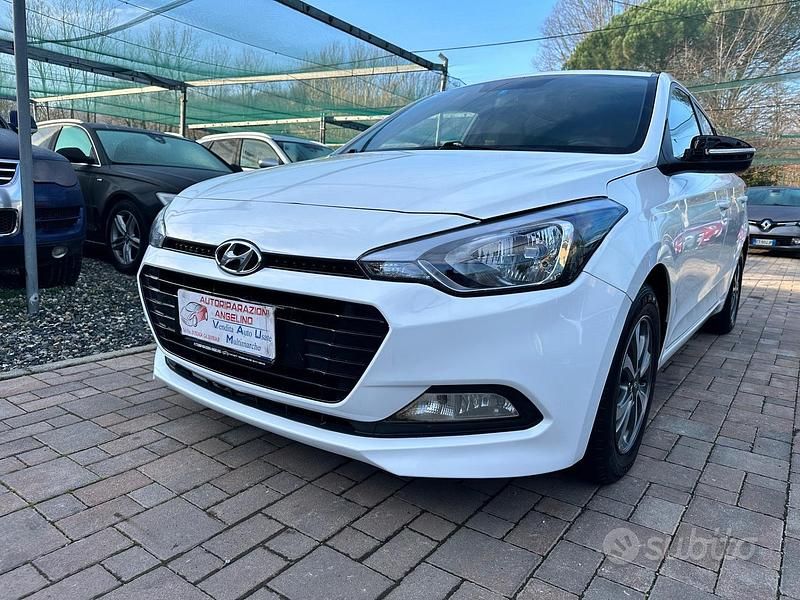 Usata Hyundai i20 GO! 75 CV (55 kW) 2018 Bianco Berlina