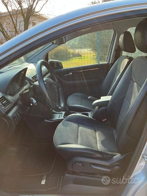 Usata Mercedes A180 Elegance 2009 Grigio Monovolume