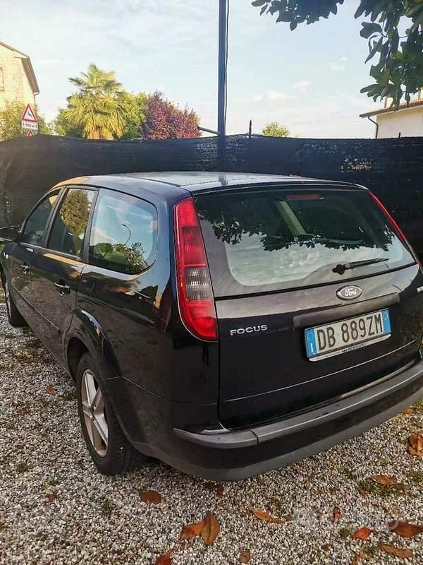 Usata Ford Focus 109 CV (80 kW) 2006 Nero Station wagon
