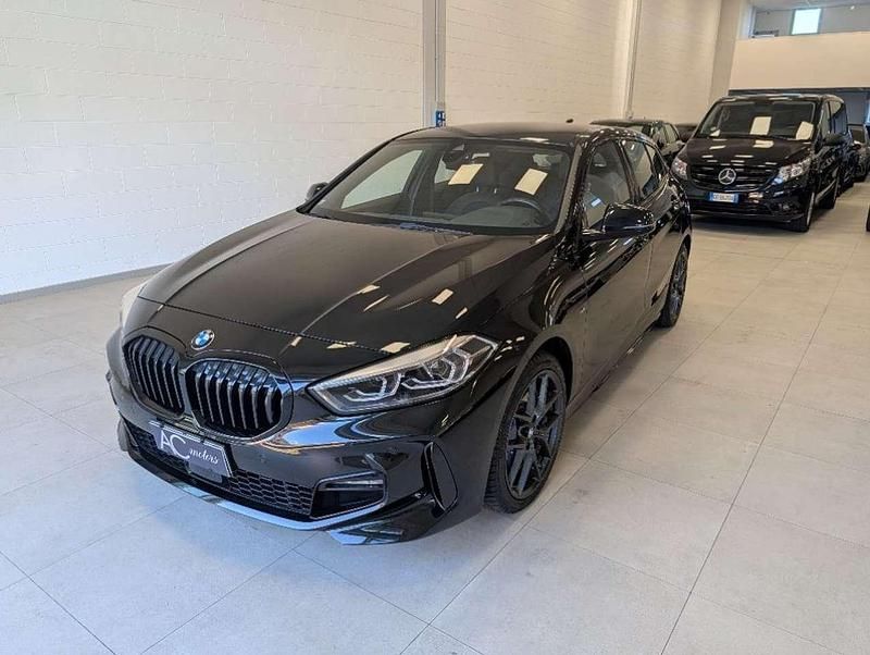 Nero Usata 2022 BMW 118 M Sport Utilitaria | 24.990 € (Super prezzo) - Immagine 1/4