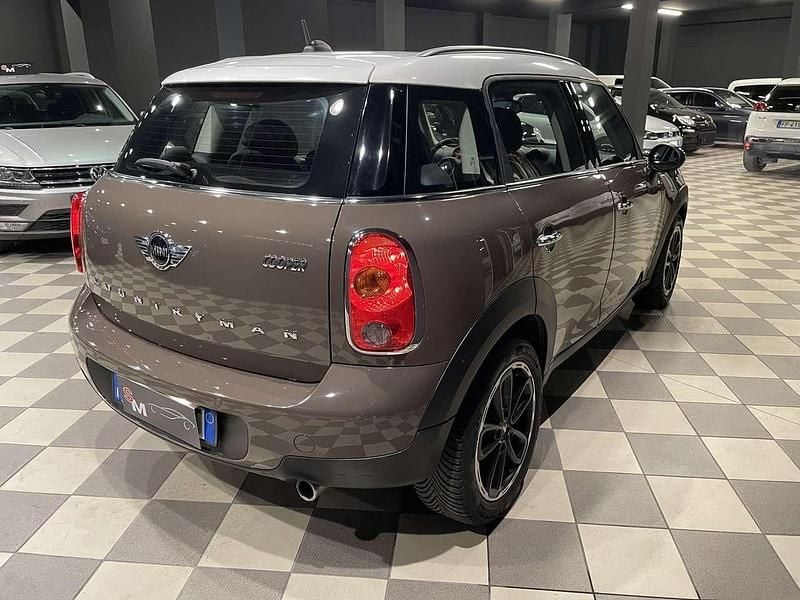 Usata Mini Cooper 122 CV (89 kW) 2015 Marrone Utilitaria