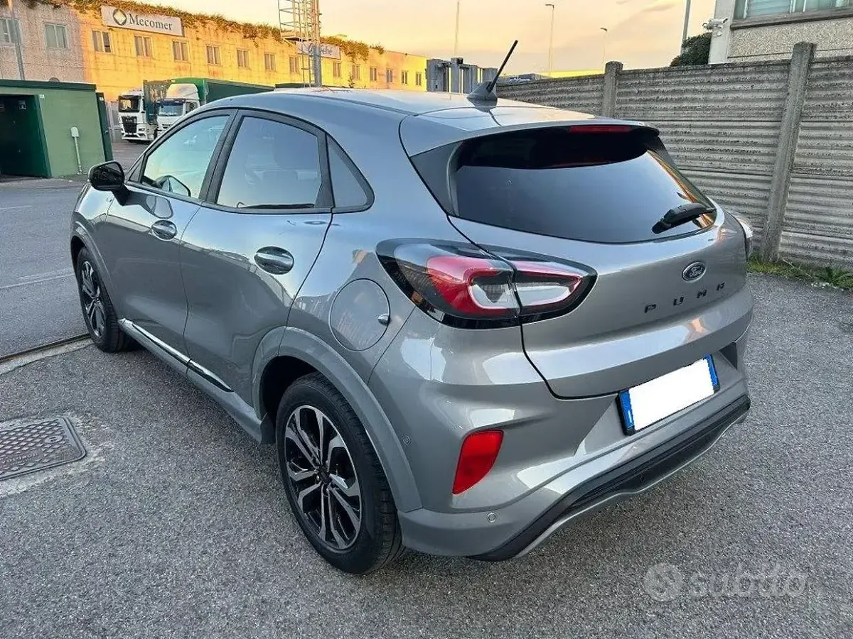 Usata Ford Puma ST-Line 125 CV (91 kW) 2024 Grigio SUV