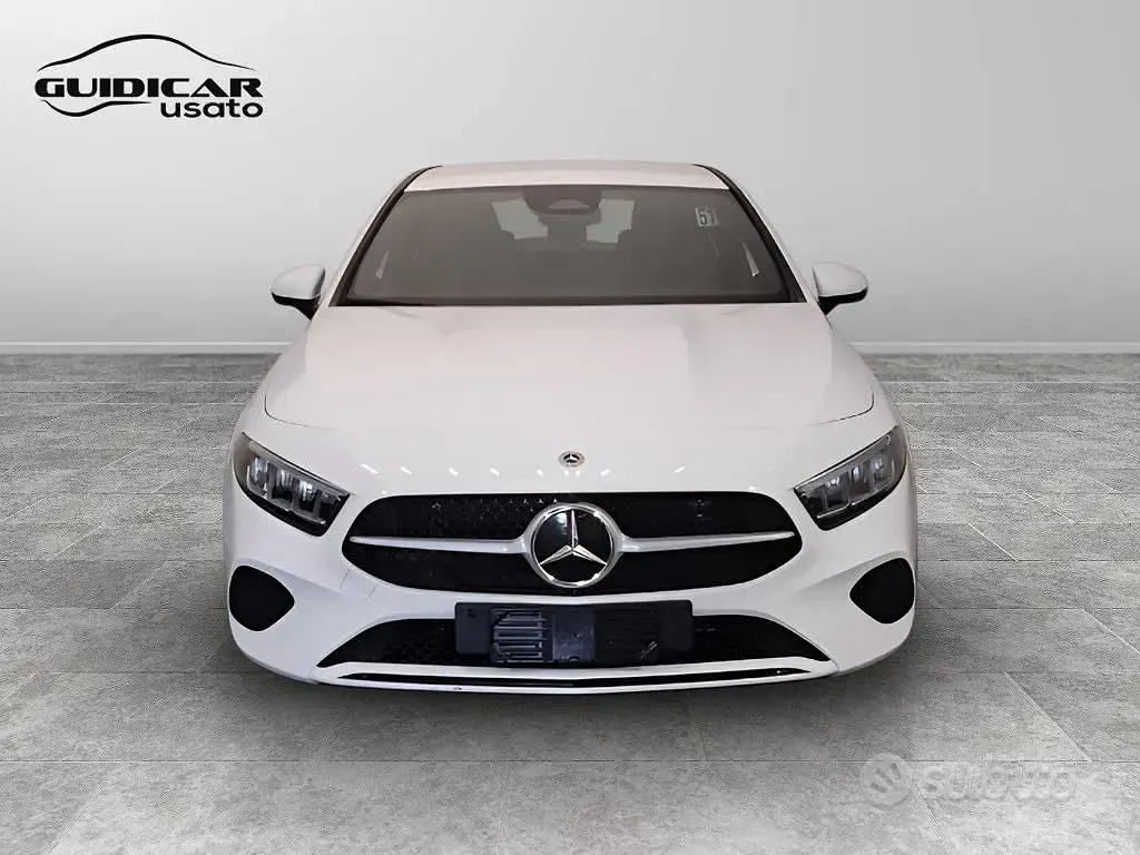 Begagnad Mercedes A180 Advanced 116 HK (85 kW) 2025 Vit Sedan