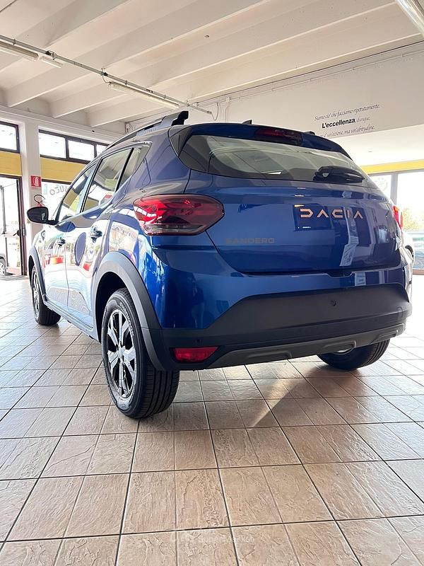 Nuova Dacia Sandero 101 CV (74 kW) 2026 Blu Berlina