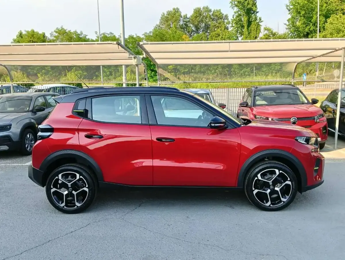 Nuova Citroën C3 PureTech 101 CV (74 kW) 2026 Rosso elixir tetto nero SUV