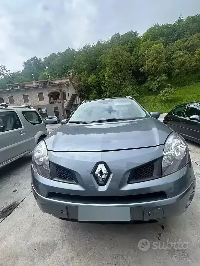 Usata Renault Koleos Dynamique 150 CV (110 kW) 2009 Grigio SUV