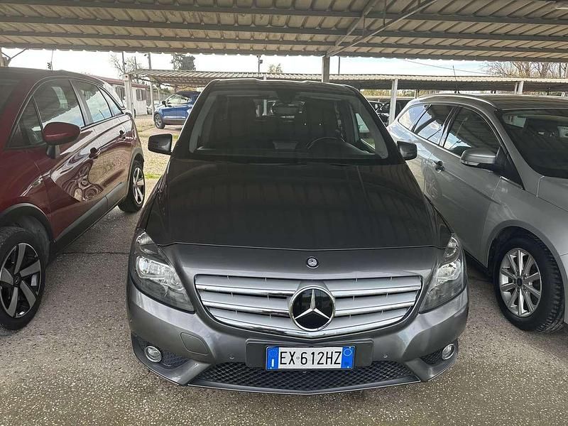 Usata Mercedes B180 Executive 109 CV (80 kW) 2014 Grigio Monovolume