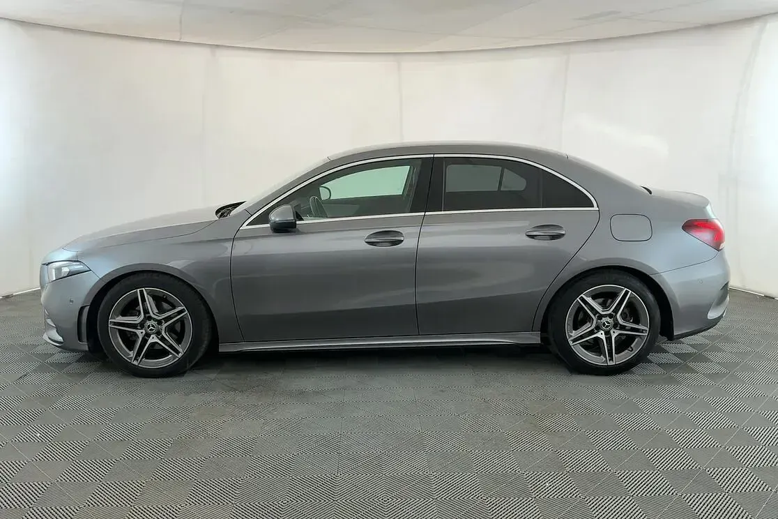 Usata Mercedes A200 Premium 163 CV (119 kW) 2020 Grigio Berlina