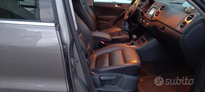 Usata VW Tiguan Sportline 140 CV (102 kW) 2010 Grigio SUV