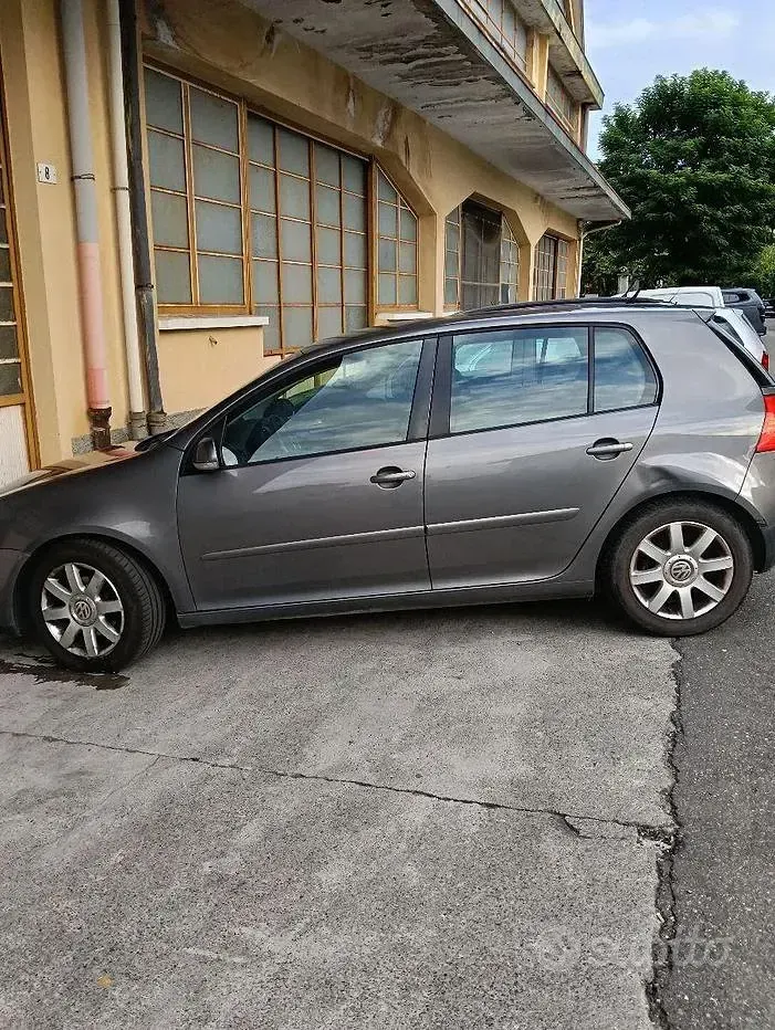 Usata VW Golf IV 115 CV (84 kW) 2005 Grigio Berlina