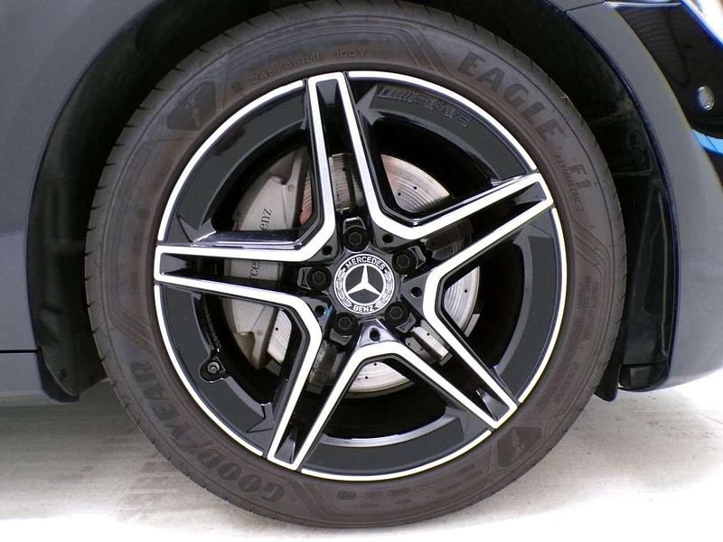 Usado Mercedes E300 Premium 265 CV (194 kW) 2022 Negro Familiar