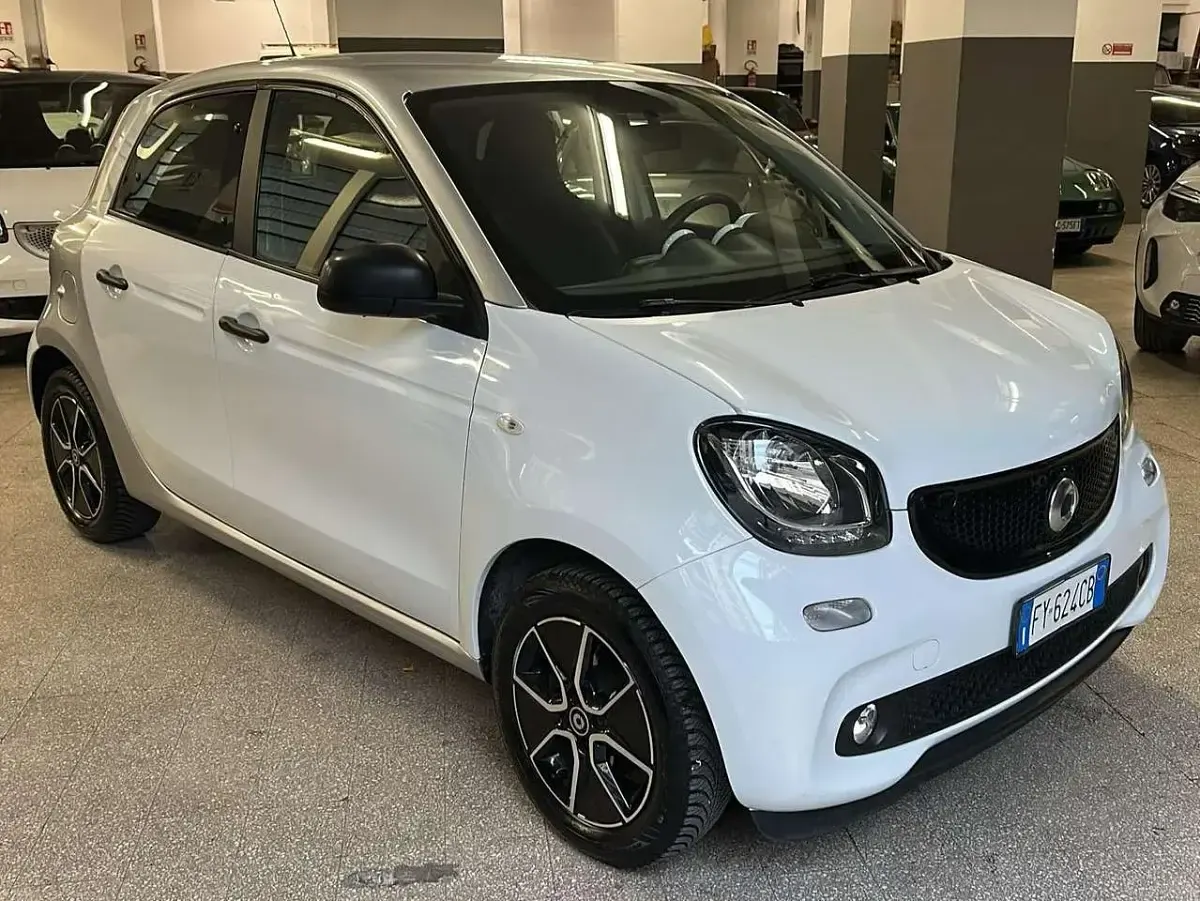 Usata Smart ForFour 71 CV (52 kW) 2019 Bianco Utilitaria
