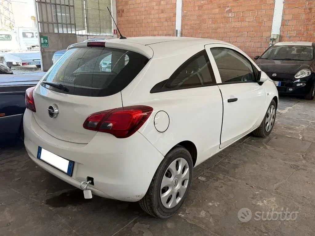 Usata Opel Corsavan 75 CV (55 kW) 2017 Bianco Utilitaria