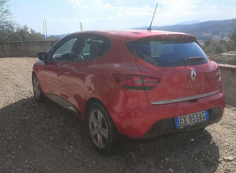 Usata Renault Clio IV 90 CV (66 kW) 2014 Berlina