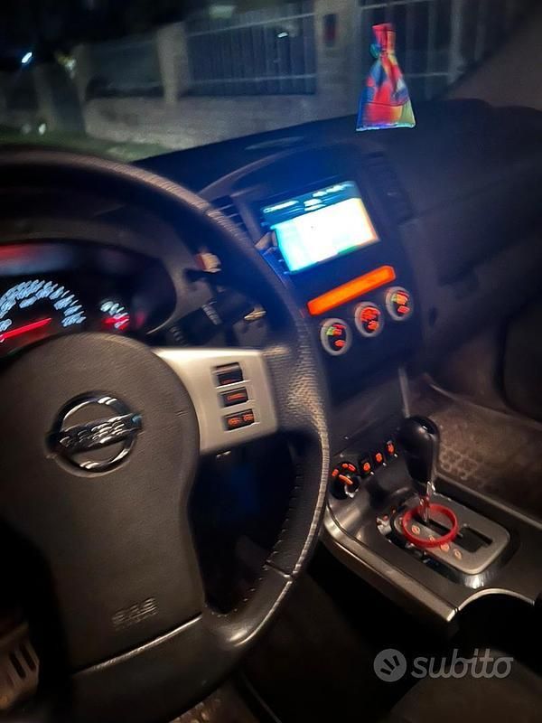 Usata Nissan Navara 190 CV (139 kW) 2011 Bianco Pick-up