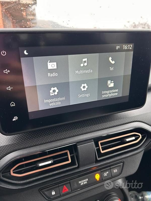 Usata Dacia Sandero Comfort 101 CV (74 kW) 2025 Berlina