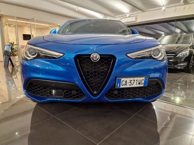 Usato 2020 Alfa Romeo Stelvio 2.0 Benzin 280 CV (39.500 €)