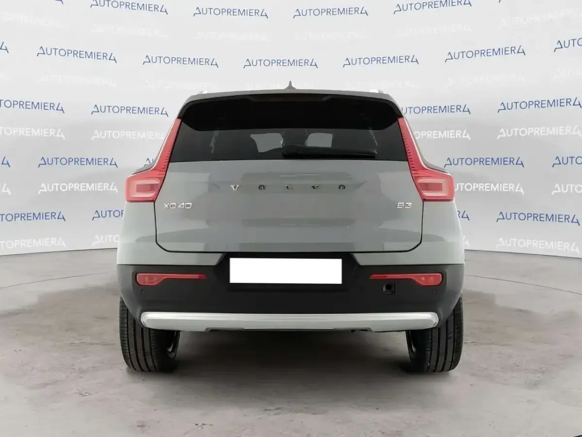Nuova Volvo XC40 Core 163 CV (119 kW) 2026 Grigio SUV