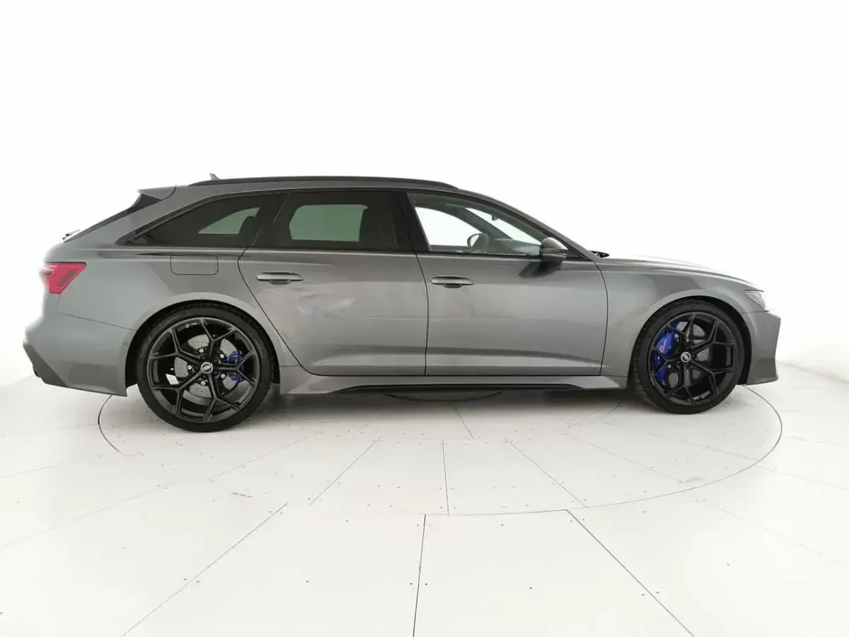 Usata Audi RS6 Performance 630 CV (463 kW) 2023 Grigio Station wagon