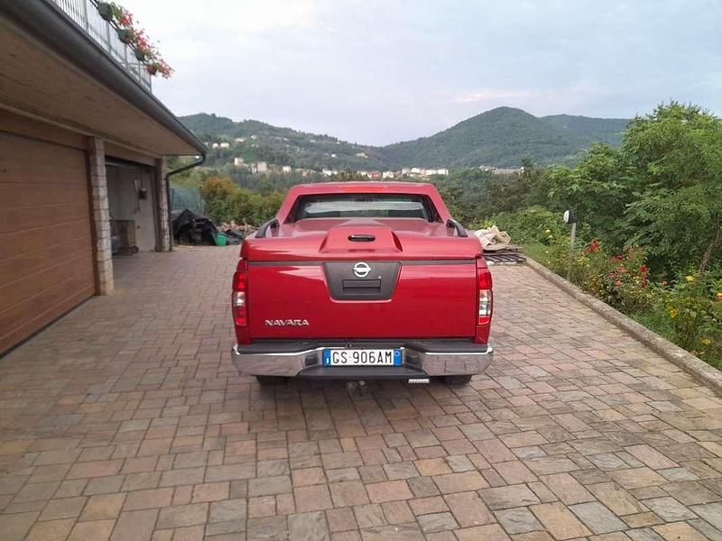 Second-hand Nissan Navara 190 CP (139 kW) 2011 Pickup