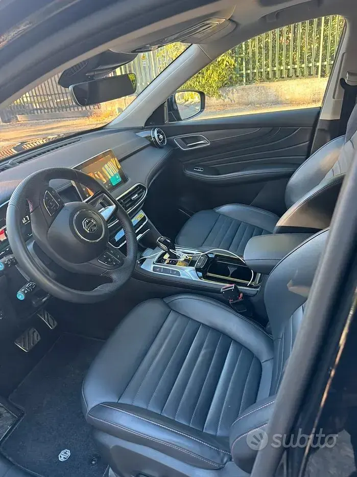 Usata MG HS Luxury 170 CV (125 kW) 2024 Nero SUV