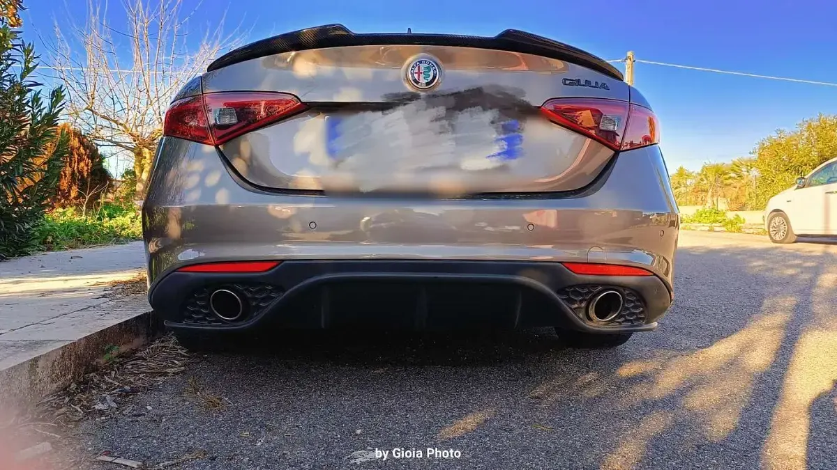 Usata Alfa Romeo Giulia 180 CV (132 kW) 2018 Grigio Berlina