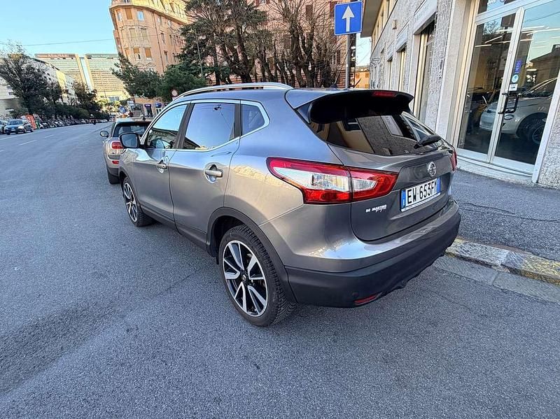 Usata Nissan Qashqai Acenta Premium 110 CV (80 kW) 2014 Grigio quarzo metallizzato SUV