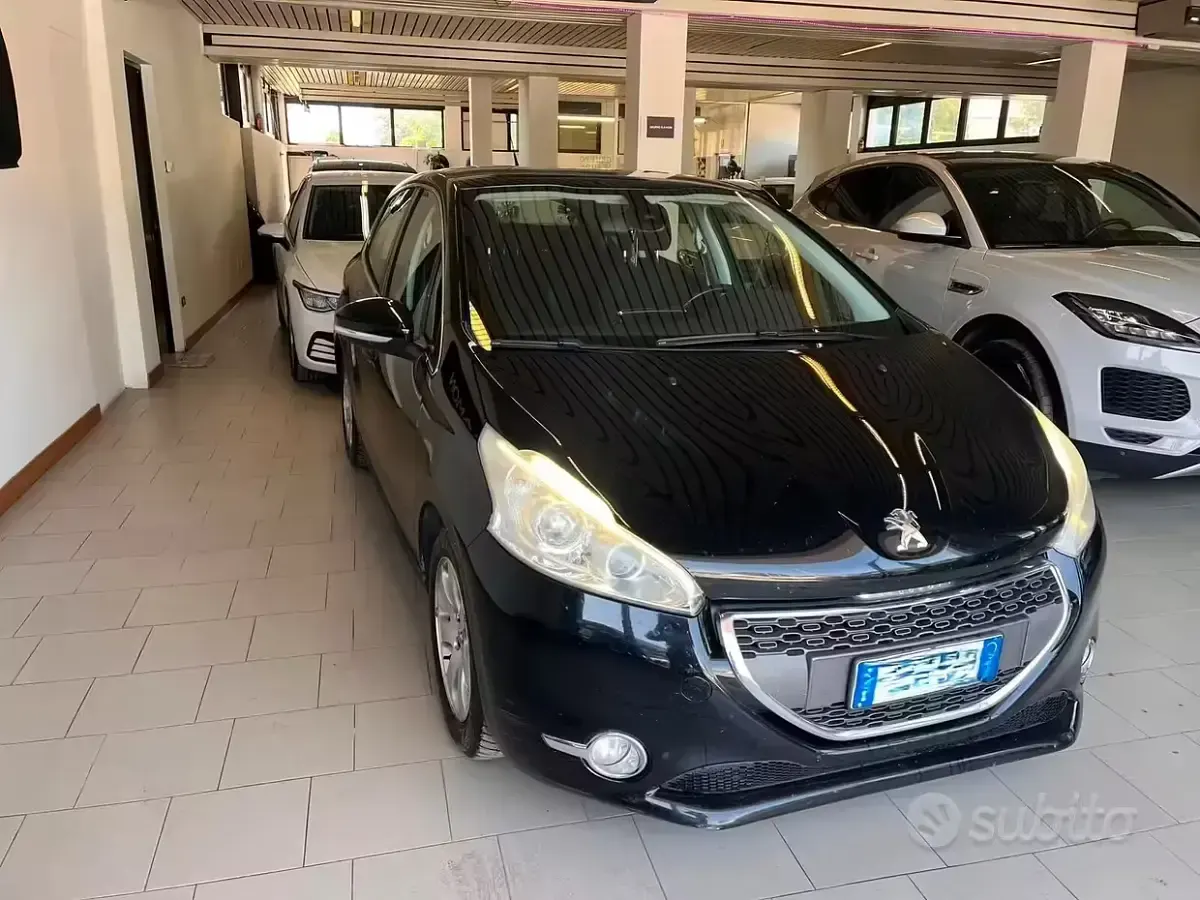 Usata Peugeot 208 Allure 115 CV (84 kW) 2013 Nero Utilitaria