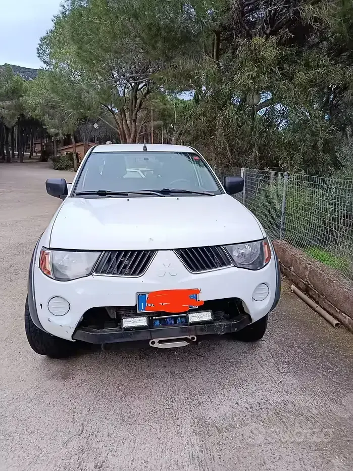 Usata Mitsubishi L200 136 CV (100 kW) 2007 Bianco Pick-up