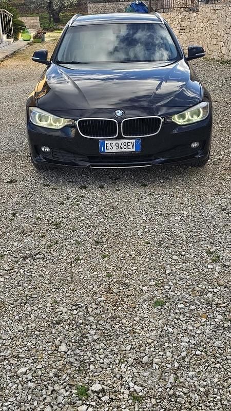Usata BMW 316 Sport Line 116 CV (85 kW) 2013 Nero Station wagon