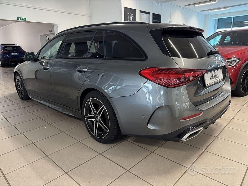 Usata Mercedes C300e Premium 313 CV (230 kW) 2023 Grigio Station wagon