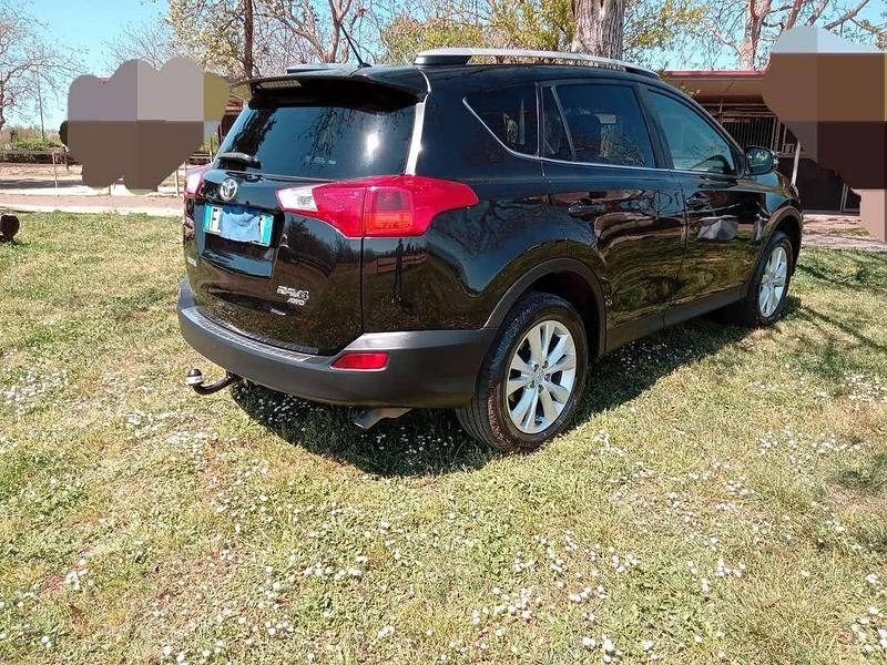 Usata Toyota RAV4 Lounge 150 CV (110 kW) 2015 SUV