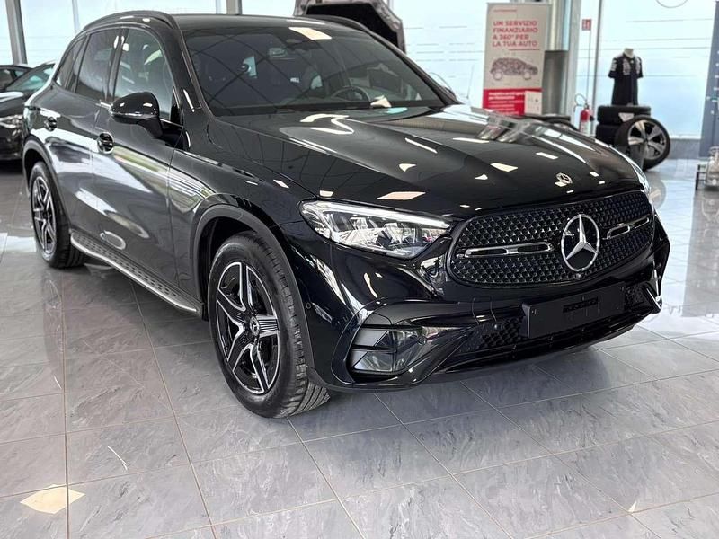 Usata Mercedes GLC200 Advanced Plus 204 CV (150 kW) 2024 197 nero ossidiana SUV