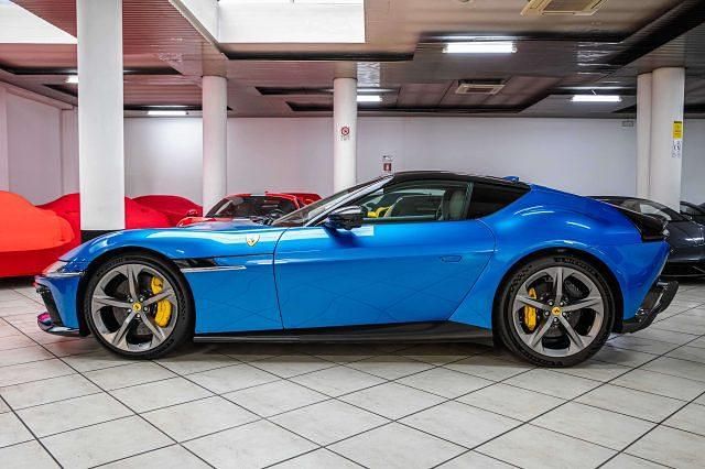 Nuova Ferrari 12 Cilindri 830 CV (610 kW) 2025 Blu corsa Coupé