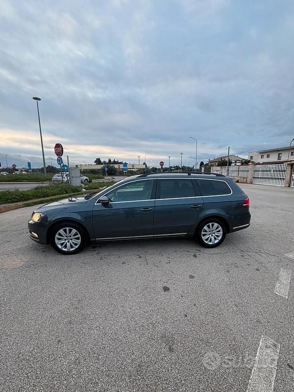 Usata VW Passat 105 CV (77 kW) 2011 Grigio Station wagon